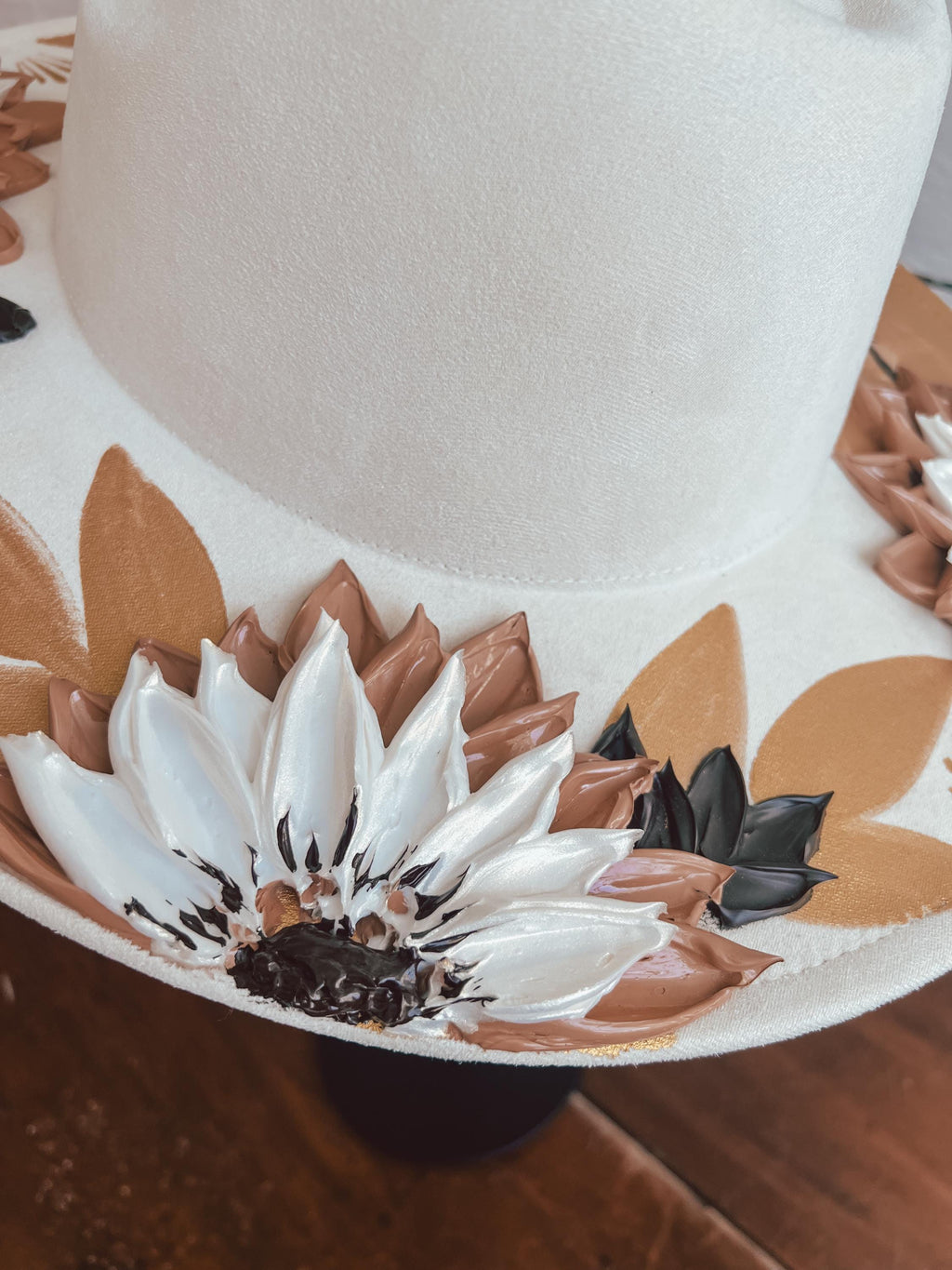 Hand-Painted Flower Rancher Hat: Boho Wide Brim, Family Photo Prop
