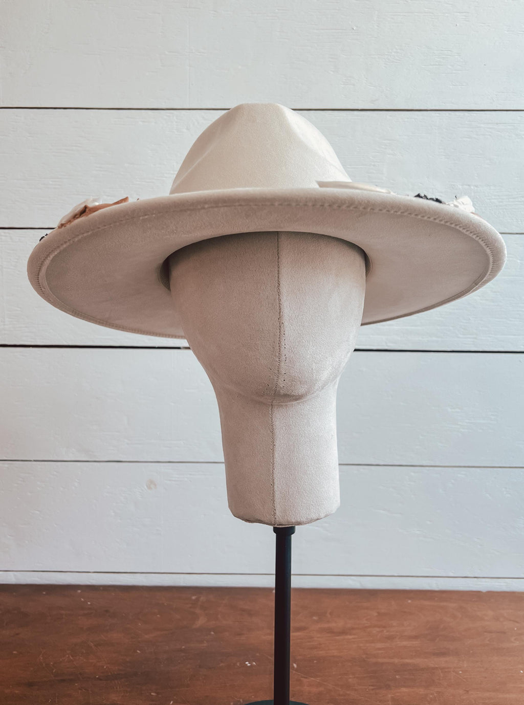Hand-Painted Flower Rancher Hat: Boho Wide Brim, Family Photo Prop